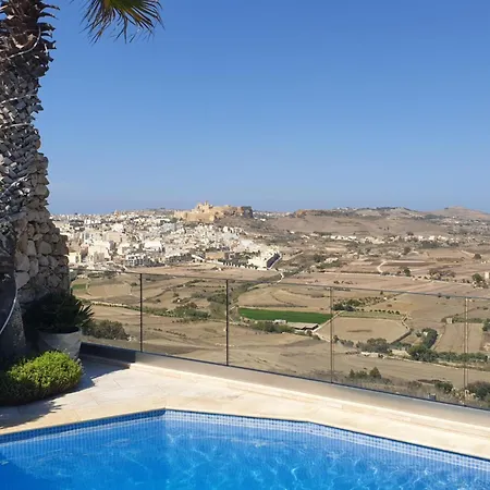 Ta' Nikola Farmhouse, Holiday home