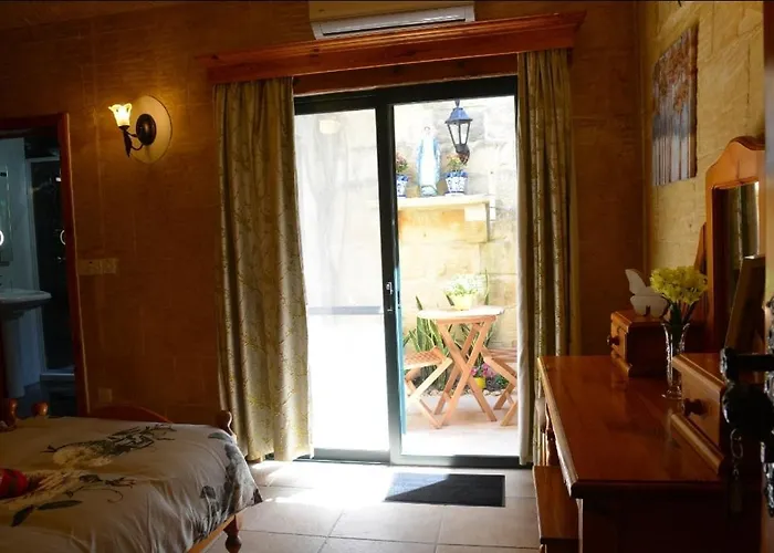 Ta' Nikola Farmhouse,