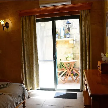 Ta' Nikola Farmhouse,